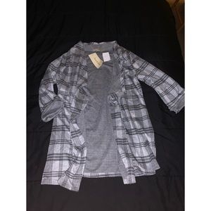 Cute fashionable carnigan. Never worn.